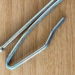 金属製カーテンフックの画像