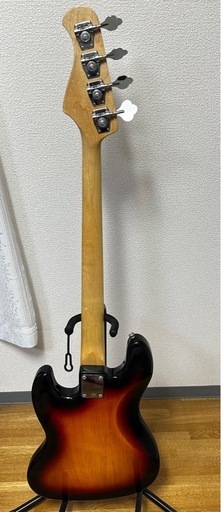 エレキベース　バッカス