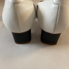 ペリーコ パンプス 37 24cmの画像