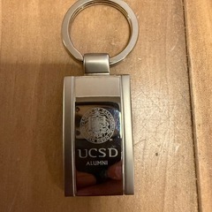 UCSD ALUMI カリフォルニア大学 サンディエゴ校 キーホルダーの画像