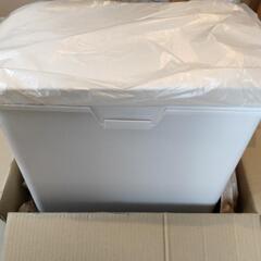 【新品】ゴミ箱　60L　ペダル付きの画像