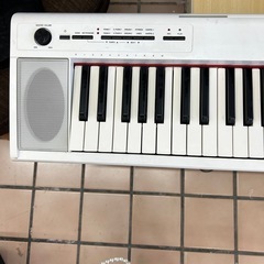 Yamaha 電子キーボード 61鍵 ホワイト　NP-12の画像