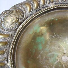 ベルギー アンティーク 古い真鍮製銀メッキ加工のコンポティエ ロカイユ模様の画像