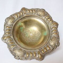 ベルギー アンティーク 古い真鍮製銀メッキ加工のコンポティエ ロカイユ模様の画像
