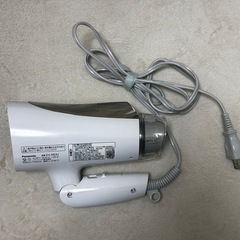 Panasonic ドライヤー 白の画像