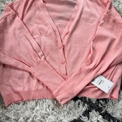 薄ピンクの可愛いカーディガン