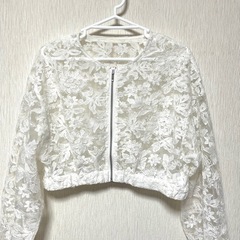 【決まりました(⁎ᴗ͈ˬᴗ͈⁎)】【GRL美品】定価1999円　レース　花柄刺繍　ブルゾン　ショート丈　オフホワイト　Mの画像