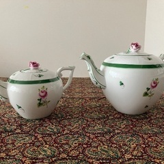 ヘレンド ウィーンの薔薇 ミニティーポットの画像