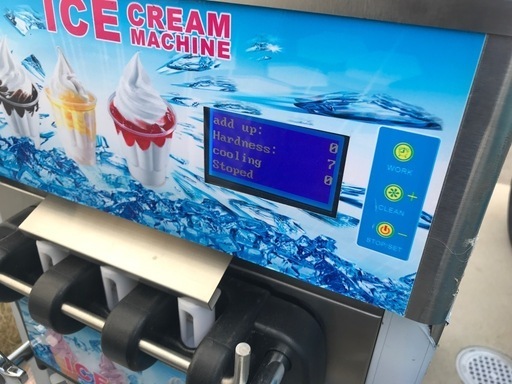 値下げます　
未使用品業務用アイスクリームマシン