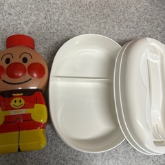 お弁当箱
の画像