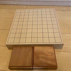 将棋の盤と駒の台２つ