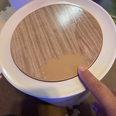 【交渉中】新品木目調足つきゴミ箱の画像