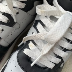 ハイカットスニーカー 24.5の画像