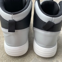 ハイカットスニーカー 24.5の画像