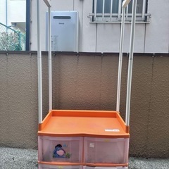 ハンガラックとゴミ箱