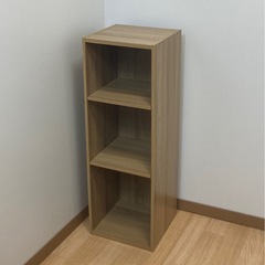 棚板の高さが変えられるカラーボックス