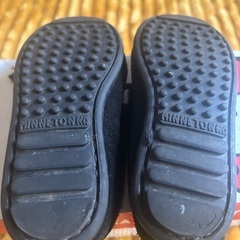 【MINNETONKA】サンリオコラボ 子供用モカシンシューズ《キティ》の画像