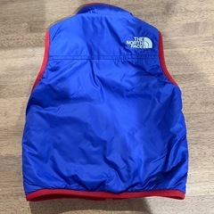 ノースフェイス　リバーシブルボアベストの画像