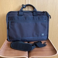PORTERビジネスバッグの画像