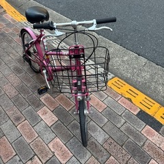 大人用自転車　20インチ　ブリヂストン　markrosa ピンク　オートライト、7段ギア　鍵付き　女性向けの画像