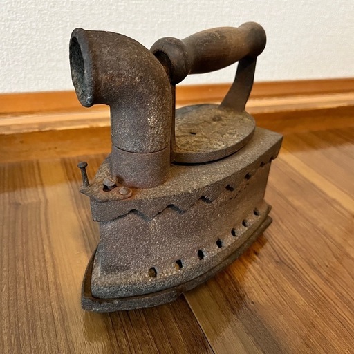 鉄のアイロン レトロ