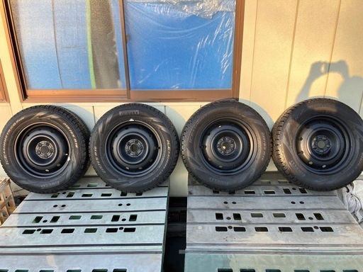 スバル　インプレッサxv 
スタッドレスタイヤ