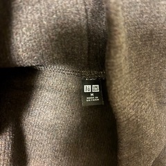 お渡し決定！ユニクロ　フリースリブハイネック ブラウン Mの画像