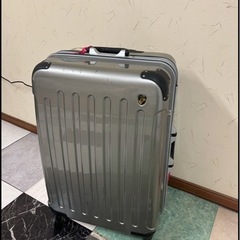 スーツケースの画像