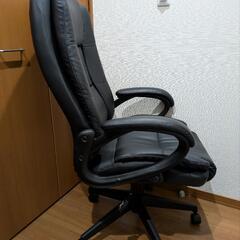 お取引決定しました　定価約2万円　オフィスチェア、キャスター付きチェア　あと1000円くらいは値引きできますの画像