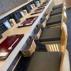 【アルバイト・パート】人気ラーメン店のホール・キッチンスタッフ（日勤）／30日間は時給1500円！10～15時＆週3日～＊主婦活躍中の画像