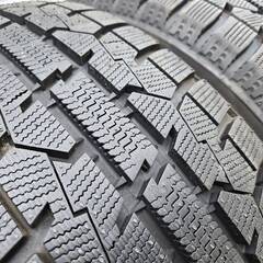 【中古品】トーヨー 17インチ スタッドレスタイヤ 4本セット 215/55-17 215/55R17 TOYO GARIT GIZ 215 55 17の画像