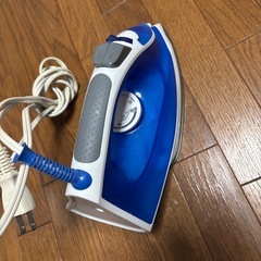 スチームアイロン　アイロン台付き　　
