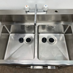 ステンレス　業務用　2層シンク流し台　蛇口付き　厨房　飲食店　W９４０ｘD６８０ｘH８５０ｍｍの画像