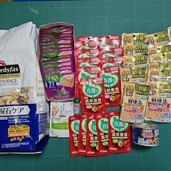 再値下げしました　キャットフード　シニア猫用の介護食いろいろの画像