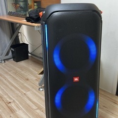 JBL  Party box 710 