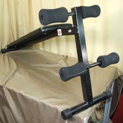 【紋別市発】　トレーニングベンチ 腹筋トレーニング 筋トレ 健康器具 フィットネ　スダイエット　腹筋　自宅トレーニング　運動不足解消　中古品　引取限定　の画像