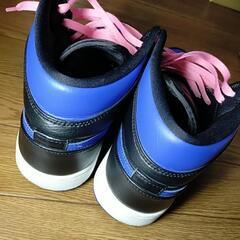 NIKE AIR JORDAN 1 MID "BLACK/BLUE"
の画像