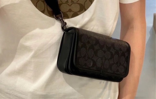 新品未使用　
コーチショルダーバック