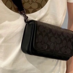 新品未使用　
コーチショルダーバック