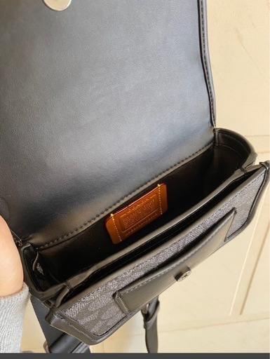 新品未使用　
コーチショルダーバック