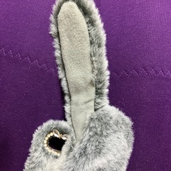 うさぎ風スマホカバー　グレー系　片耳上がりますの画像