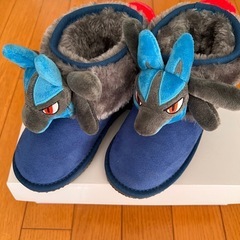 子供靴、新品、ムートンブーツ、ポケモン、ルカリオ19センチの画像
