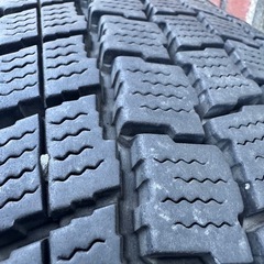 ハイエースグランキャビン　スタッドレスの画像