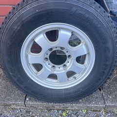 ハイエースグランキャビン　スタッドレスの画像