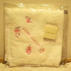 ローラアシュレイ刺繍ハンカチの画像