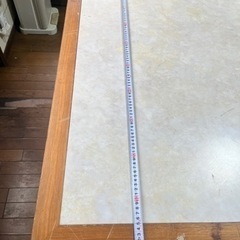 ダイニングテーブルの画像