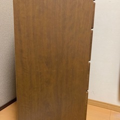 ミッキーマウスのコマ付きタンスの画像