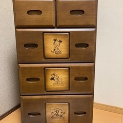 ミッキーマウスのコマ付きタンス