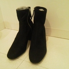ZARA スウェードショートブーツ