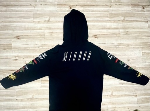 off-whiteジップパーカー